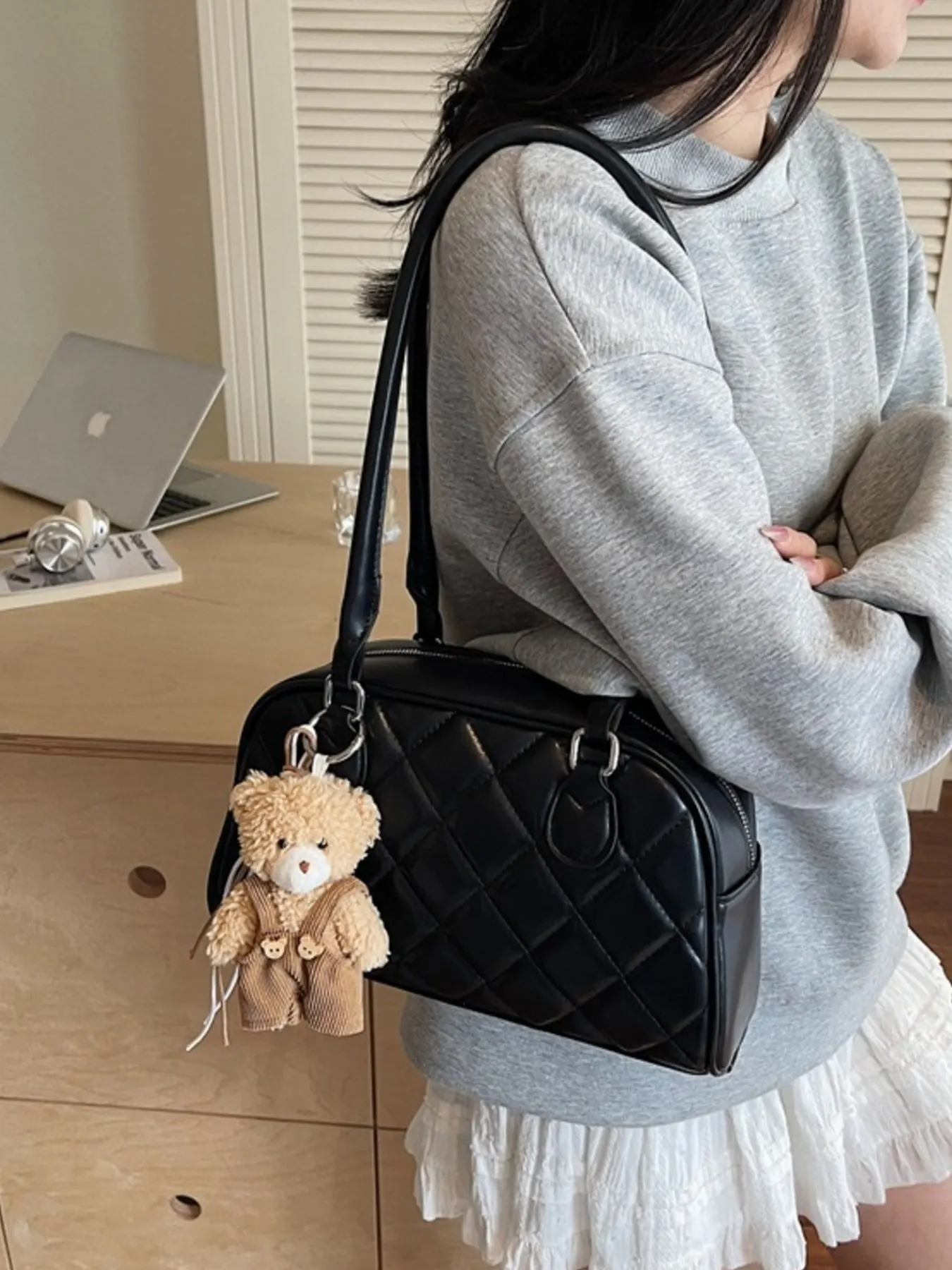 Quilted Leather Shoulder Bag - Black